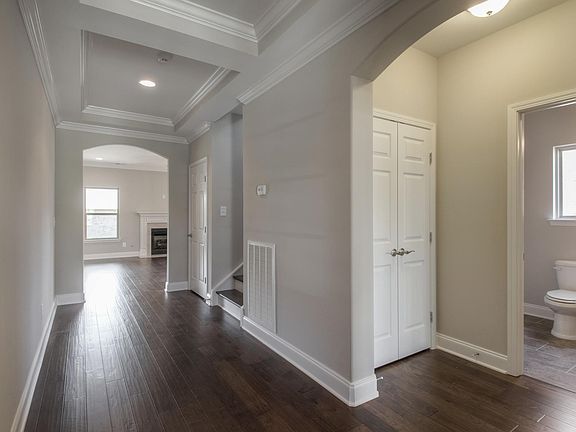 4th image of 4021 Devinney Dr