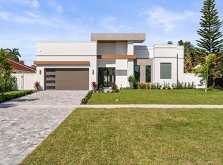 7537 W Country Club Blvd, Boca Raton, FL 33487