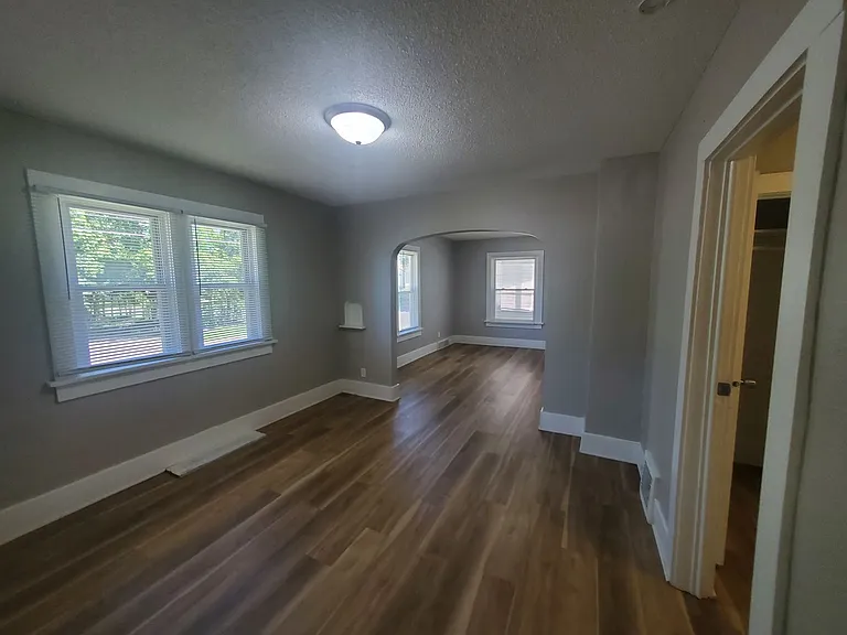 150 E Douglas Ave — Photo 9