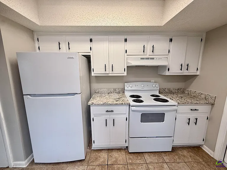 144 Pleasant Hill Ct — Photo 9