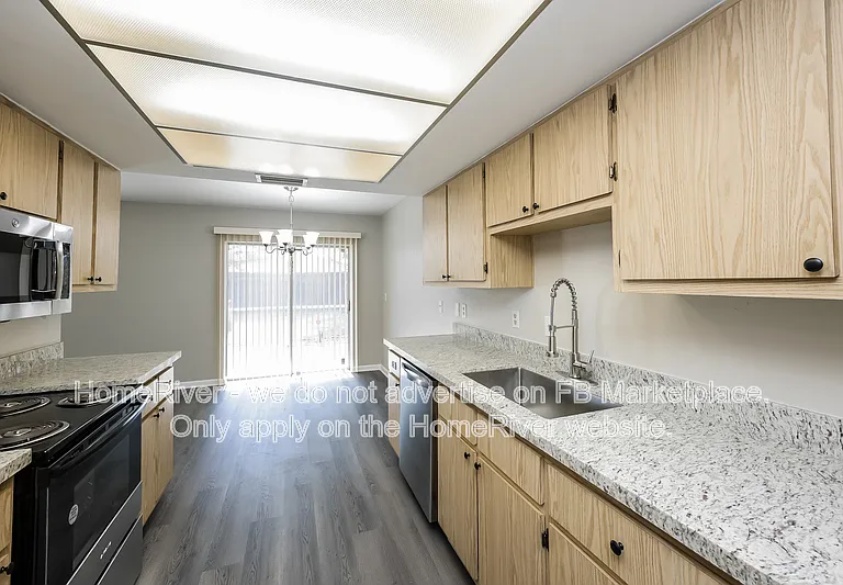 3716 SW 6th Pl — Photo 7