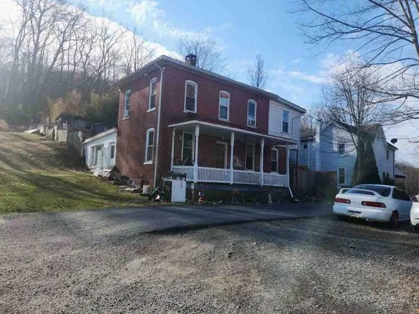 40 Warwick St, Boyertown, PA 19512