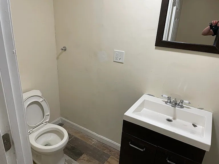 227 Roxbury St #2A — Photo 11