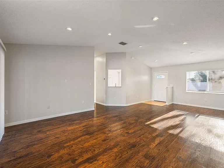 1305 Flexford St — Photo 9