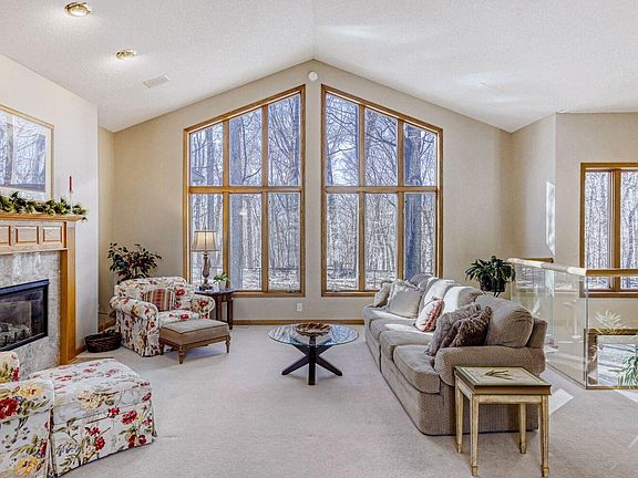 3rd image of 7945 Ranchview Ln N