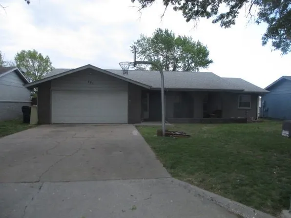 501 N Parkview St, Coffeyville, KS 67337