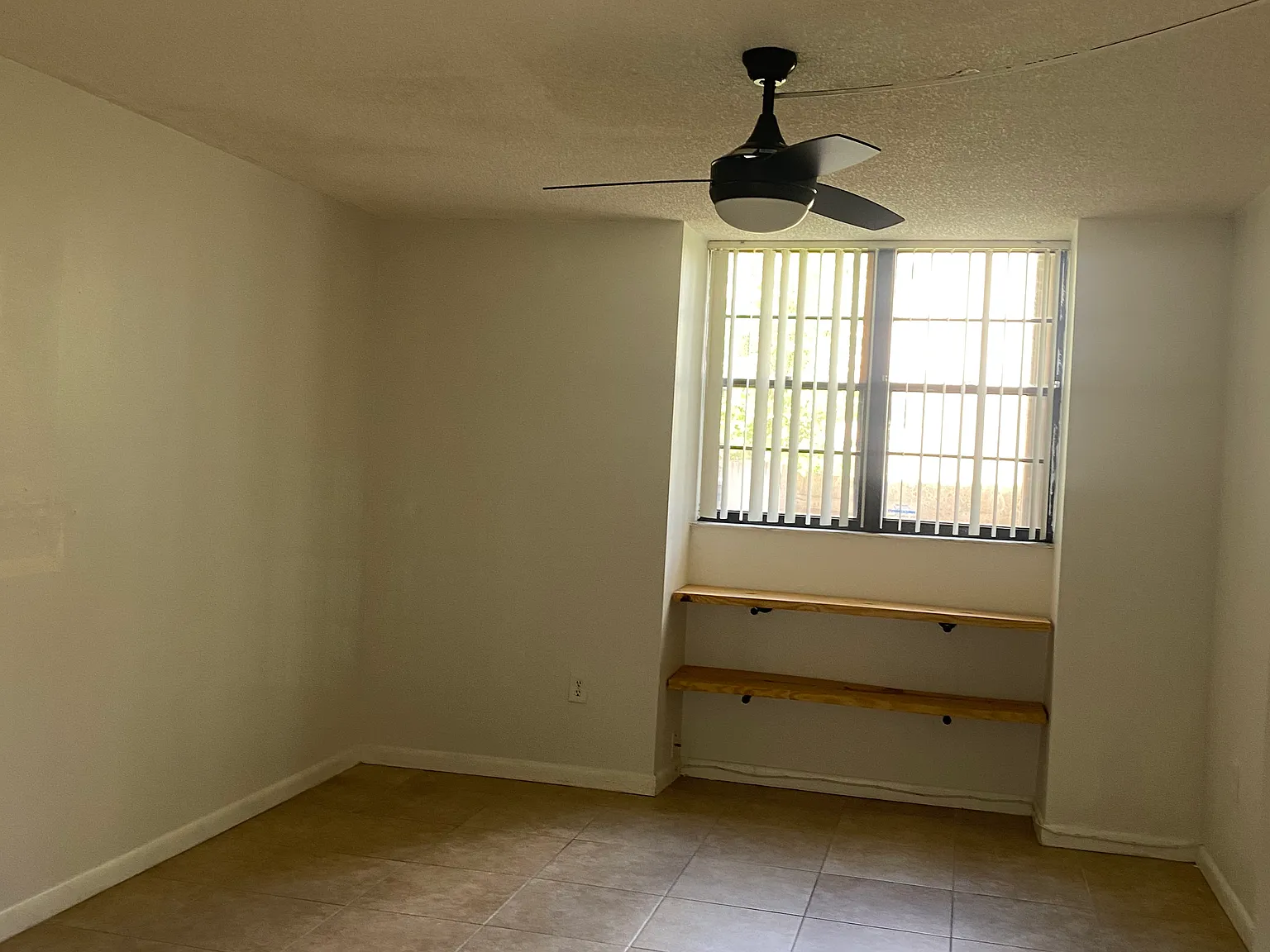 10425 SW 112th Ave — Photo 2