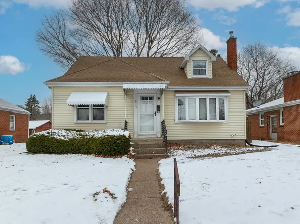 2015 Garfield Ave, Dubuque, IA 52001
