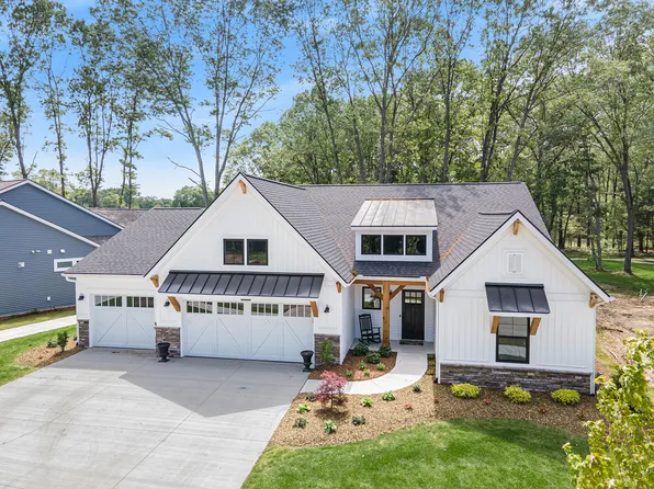 17505 Shinnecock Dr, Spring Lake, MI 49456