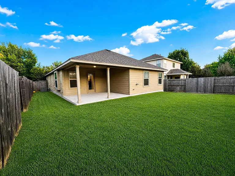 1203 Sunny Meadows Loop — Photo 15