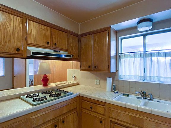 3rd image of 4744 Tanglewood Ln