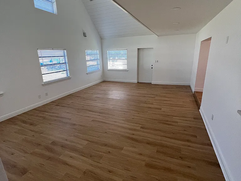 8172 Sanibel Blvd — Photo 16