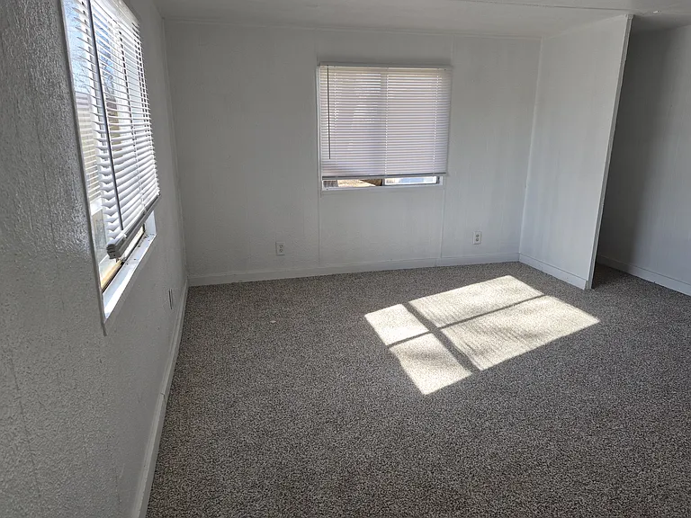 209 S Avenue B #11 — Photo 8