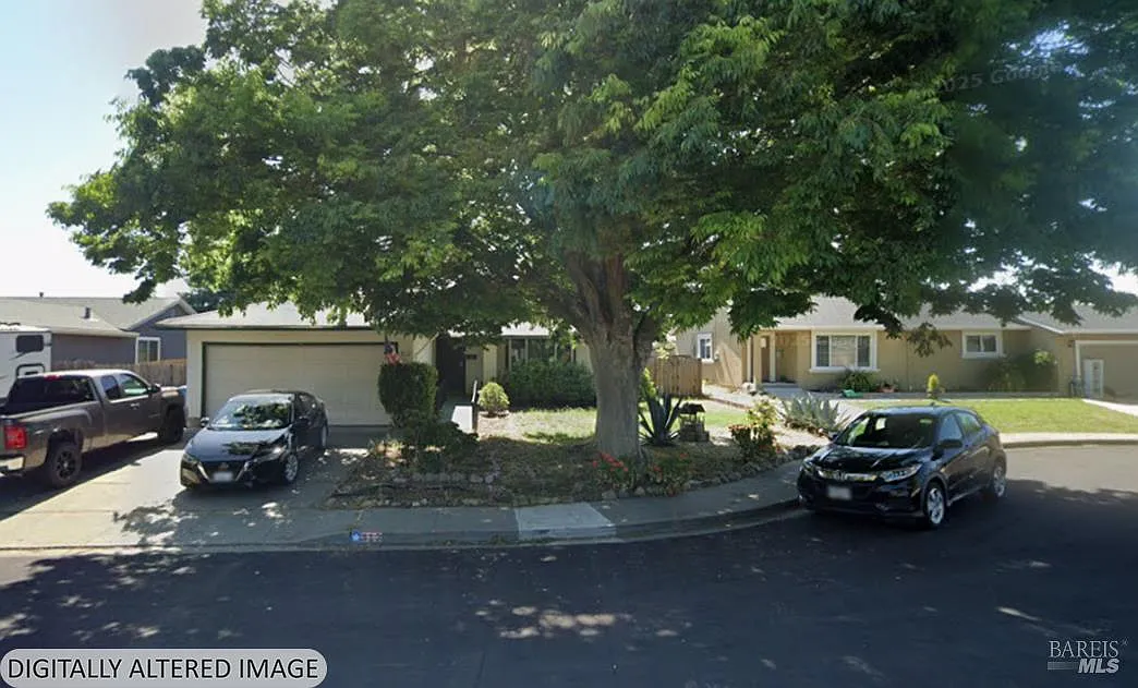 312 Spruce Court photo 1