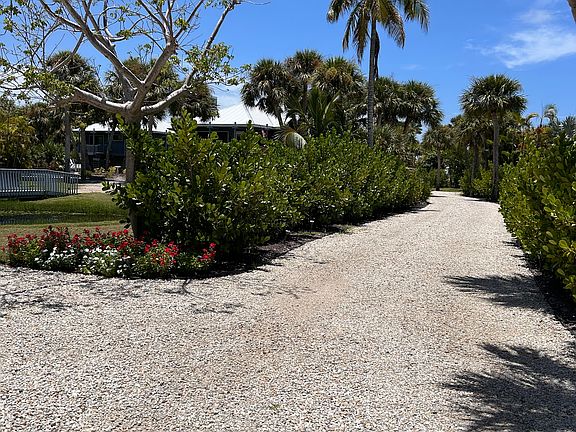 3rd image of 4629 Rue Byu