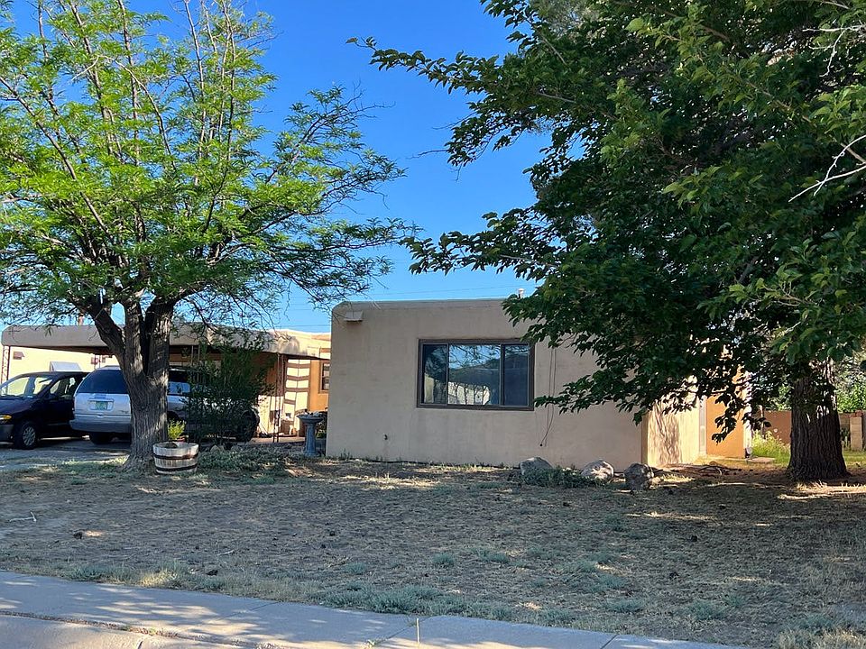 2nd image of 1707 Dewey Ln