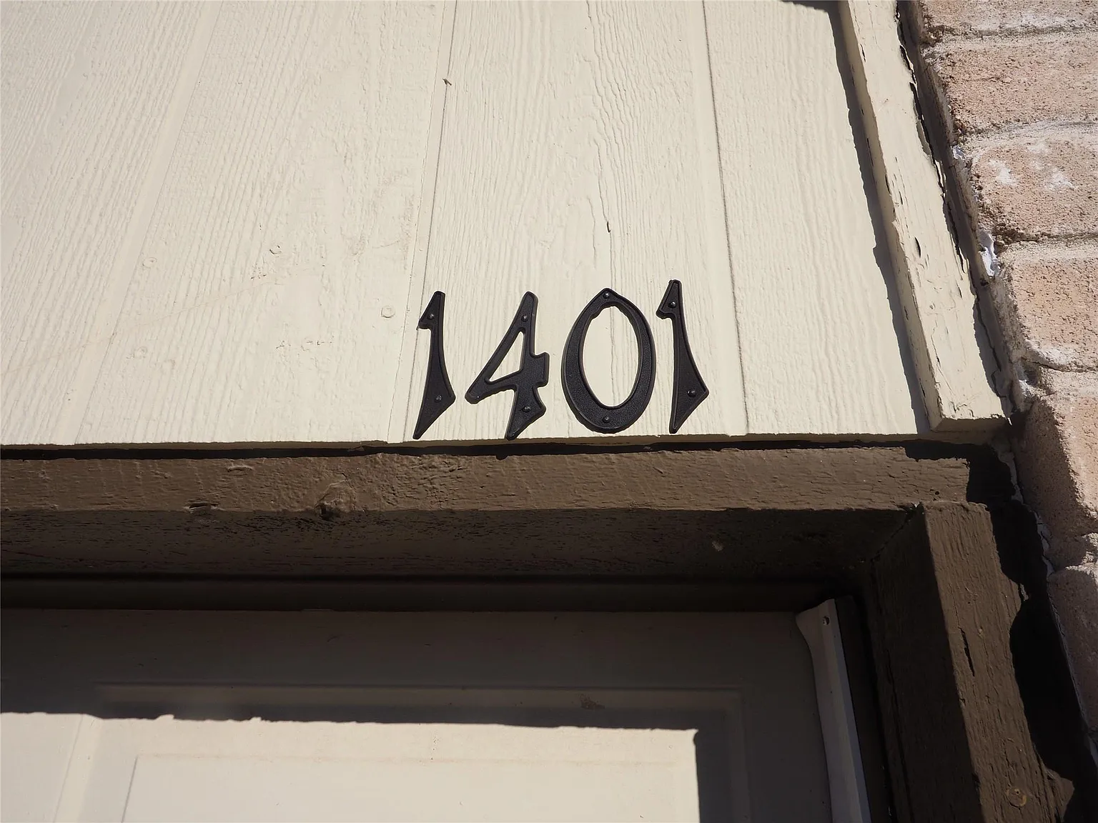 3 bed, 2.0 bath, 2309 sqft, $1,449 — Photo 1