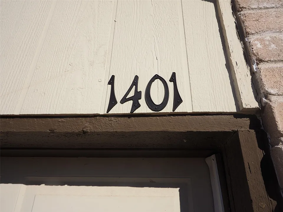 1403 Hermitage Dr