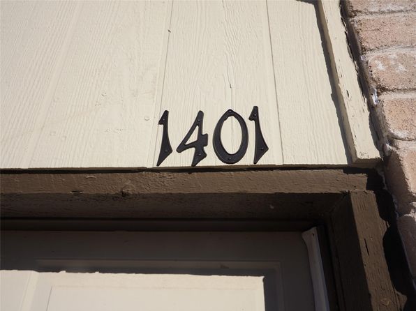 1403 Hermitage Dr