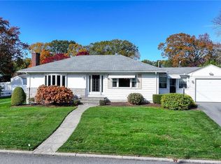 51 E Bel Air Rd, Cranston, RI 02920