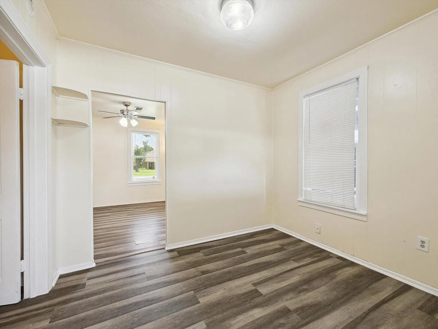 3 bed, 1.0 bath, 1216 sqft, $1,300 — Photo 4