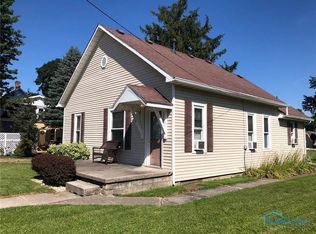 352 E 5th St, Elmore, OH 43416