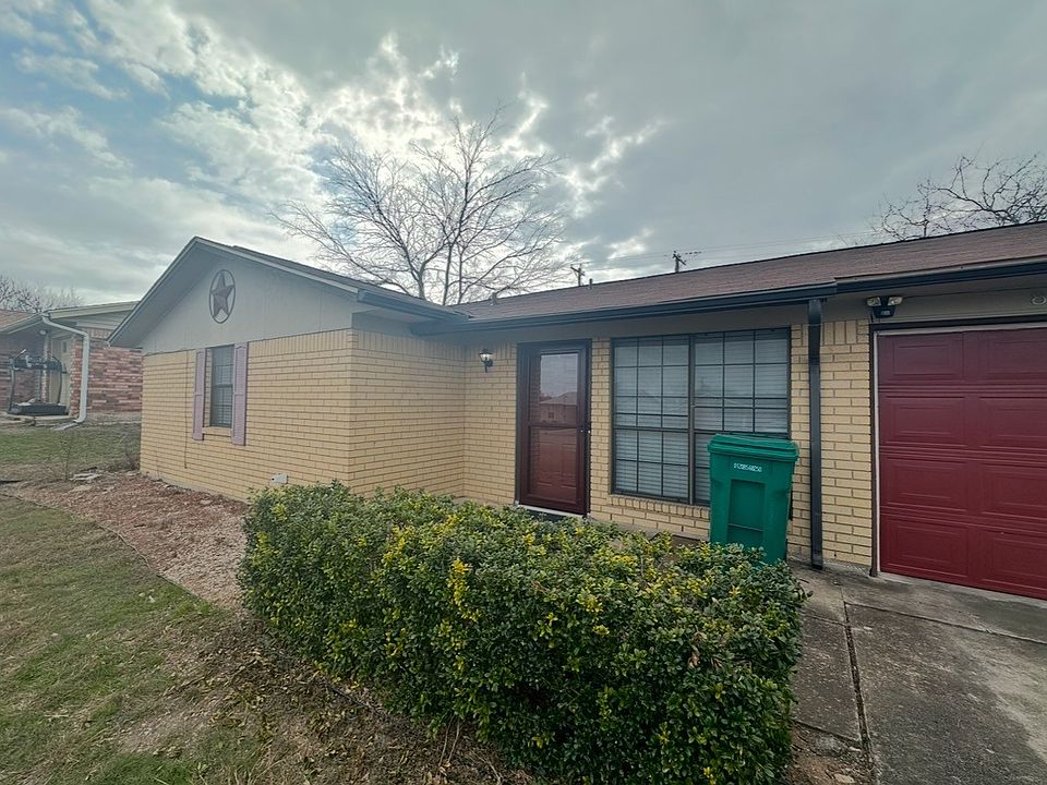 1st image of 895 Plaza Ct