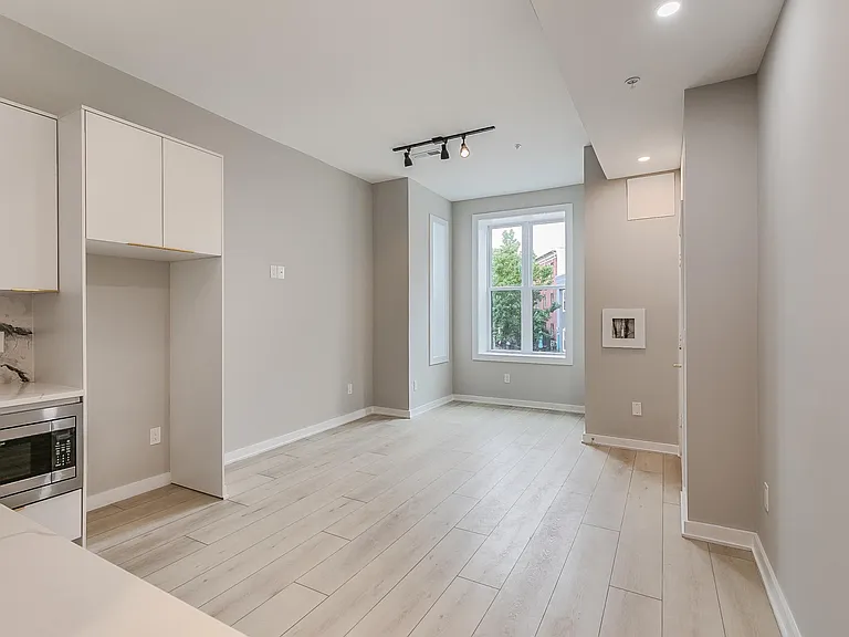 513 Florida Ave NW — Photo 4