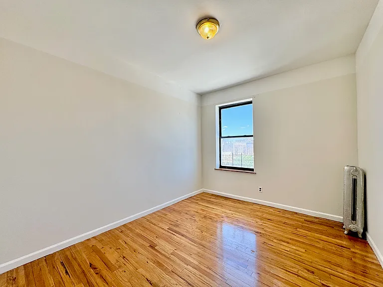 2442 Morris Ave #54 — Photo 7