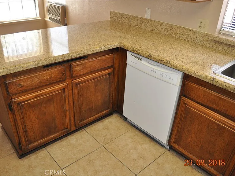 15191 Wildrose St — Photo 5
