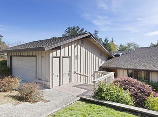 1370 Trinity Dr, Menlo Park, CA 94025