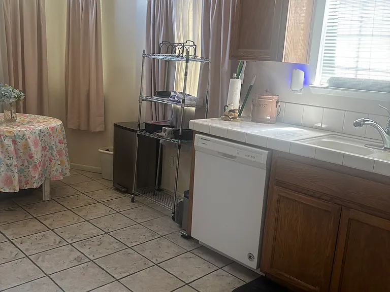 19051 Primrose Ln — Photo 11