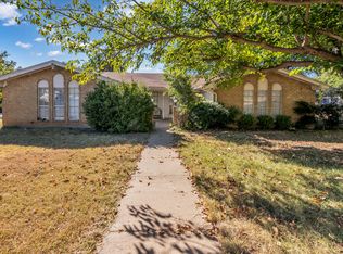 805 Irwin Dr, Hurst, TX 76053