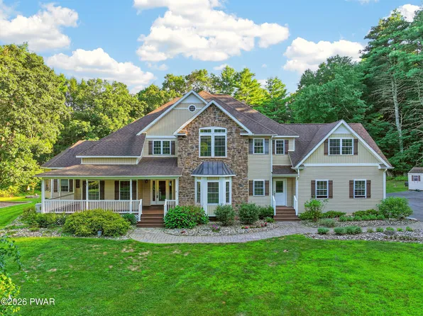 124 Milford Estates Dr, Milford, PA 18337