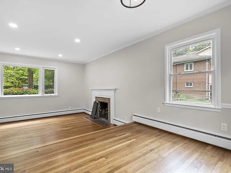 10242 Stratford Ave — Photo 39