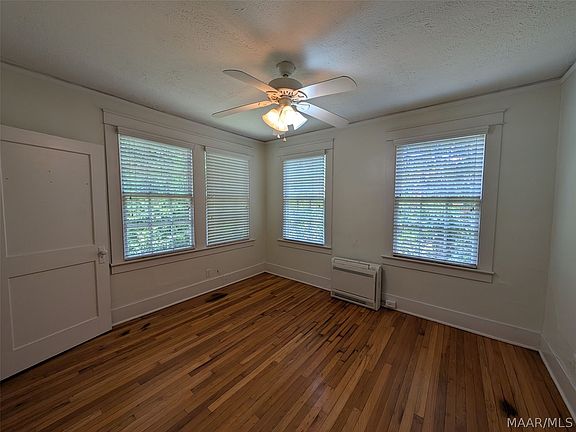 4th image of 2164 College St