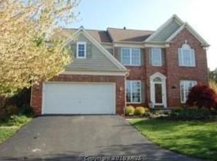 43174 Tuthill Ln, Chantilly, VA 20152