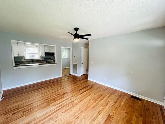 3rd image of 3606 Kenard Ave NW
