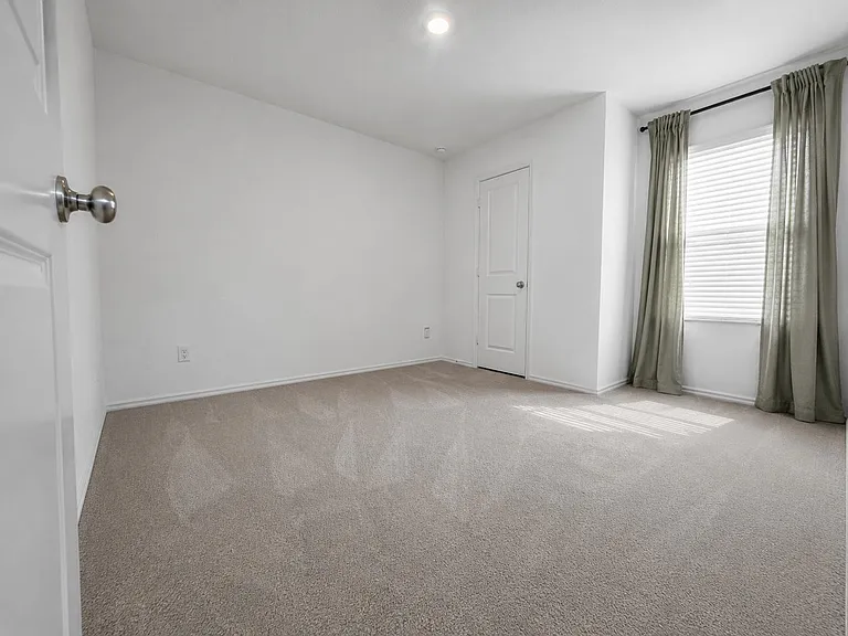 1025 Mountain Laurel Rd — Photo 14