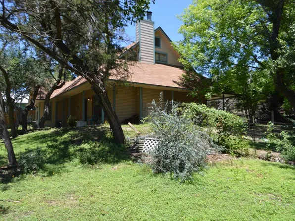 319 Secret Valley Dr, Kerrville, TX 78028