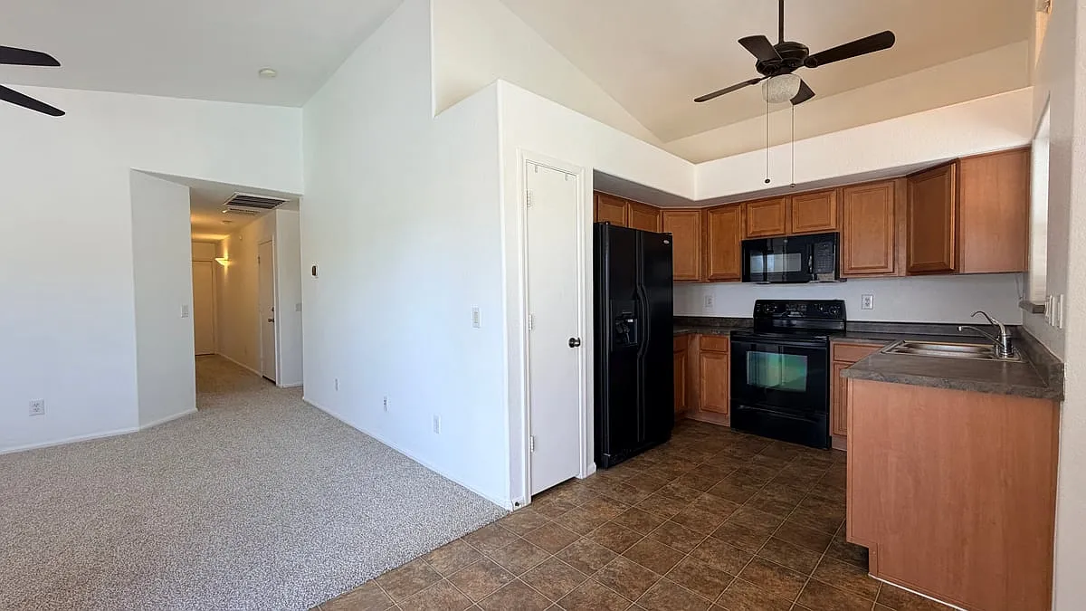 43036 West Anne Lane — Photo 1