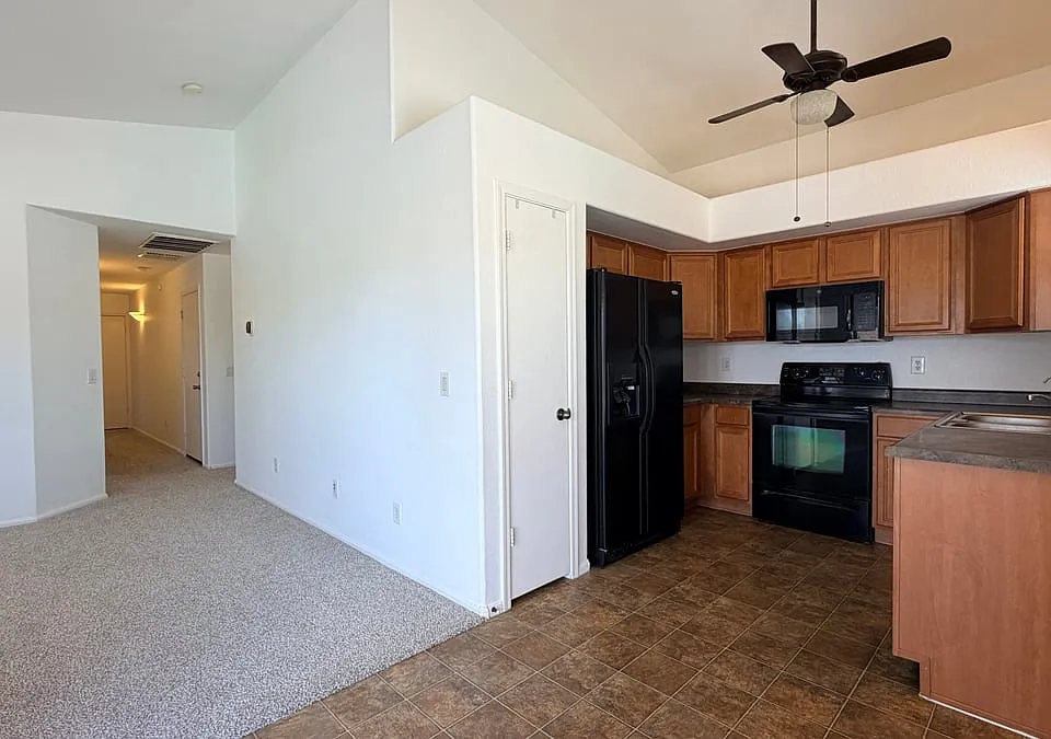 43036 W Anne Ln