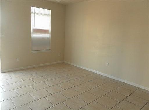 2nd image of 1130B Century Oaks Dr