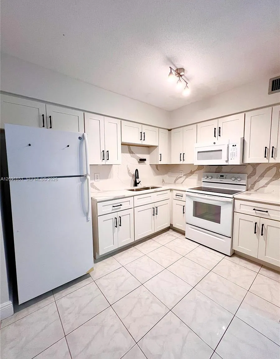 Boca Cerro Condo — Photo 1