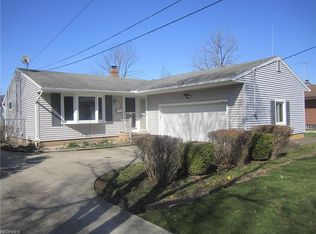 24276 Rosita Ln, North Olmsted, OH 44070