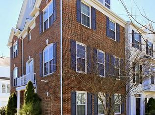 5079 Village Fountain Pl, Centreville, VA