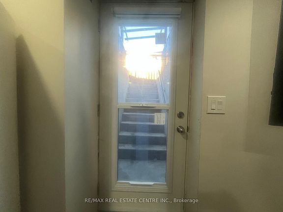 3rd image of 210 Valleyway Dr #Basement