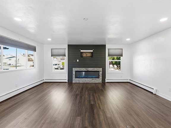5th image of 609 W Indian Creek Dr