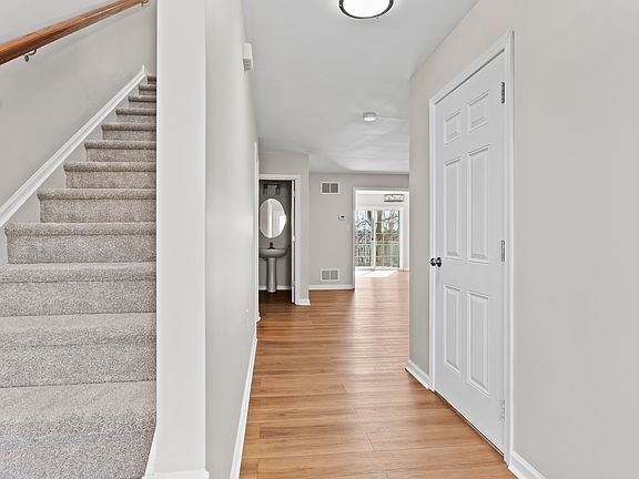 3rd image of 314 Briar Ridge Cir #1