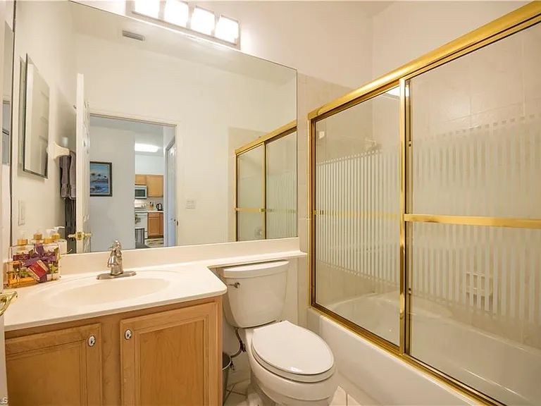 3964 Bishopwood Ct E #1-202 — Photo 14